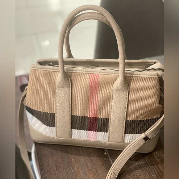 99% new handbag shoulder bag - Picture 2 of 10